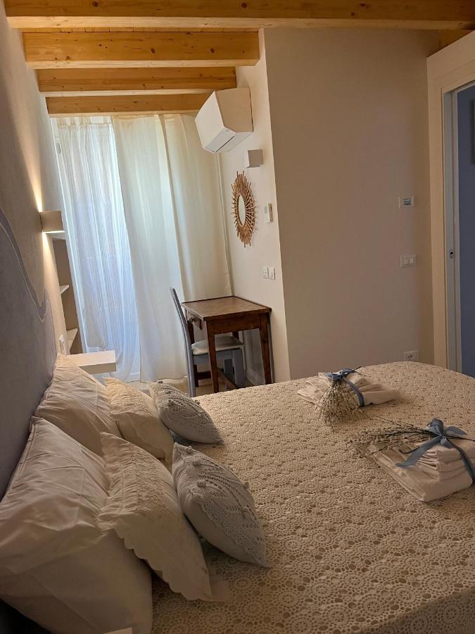 La Piccola Casa Al Lago - Intera Casa Con 3 Camere E 2 Box サロ エクステリア 写真